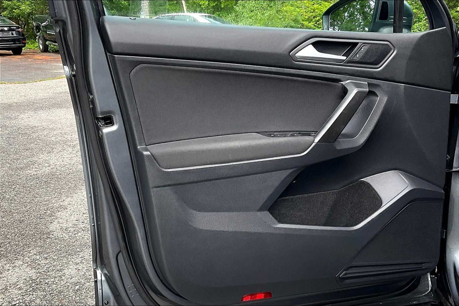 2021 Volkswagen Tiguan S - Photo 9