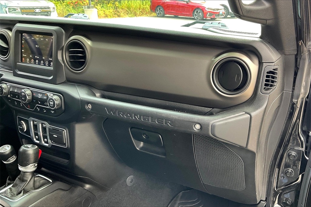 2018 Jeep Wrangler Sport S - Photo 12