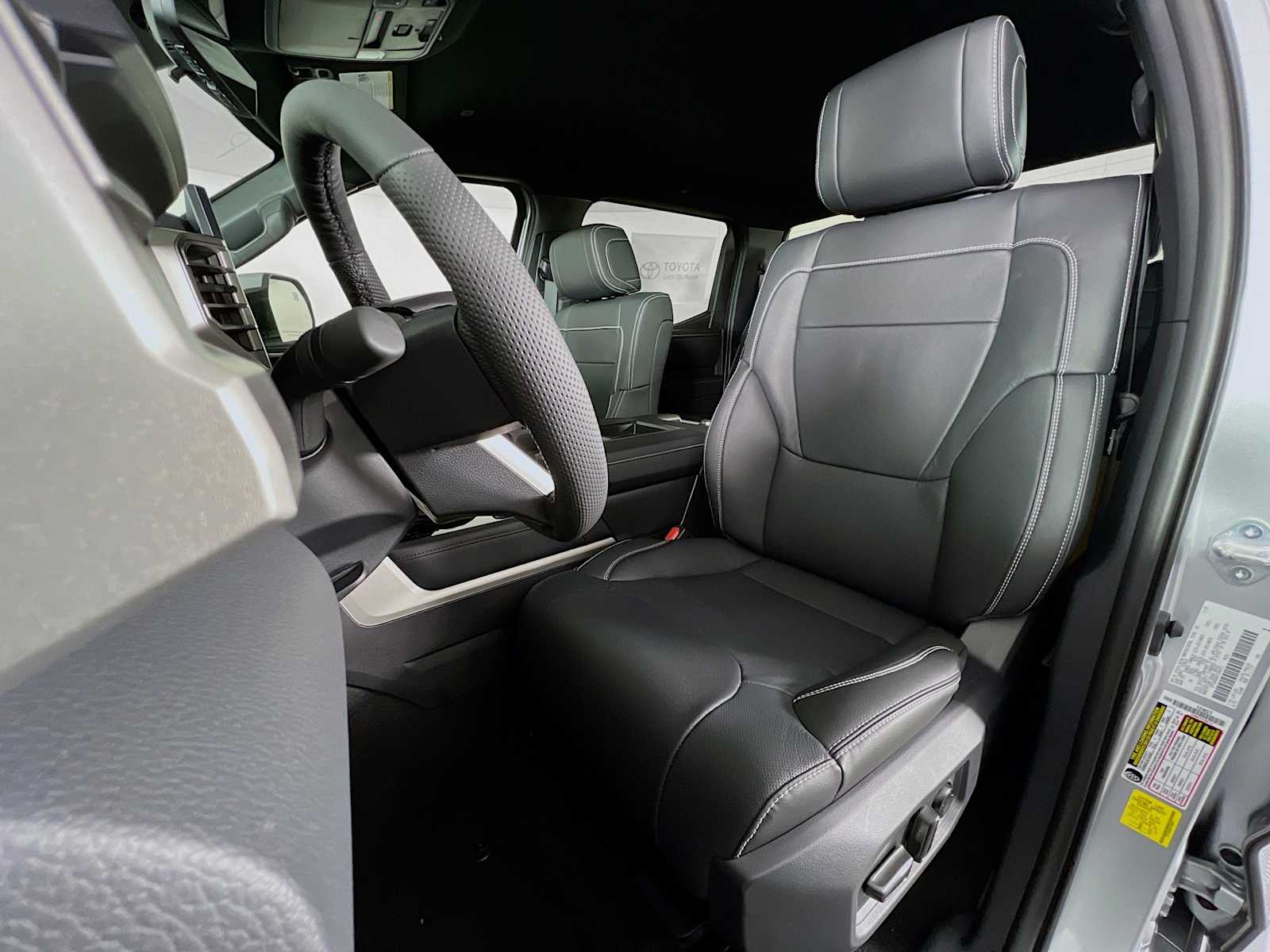 2026 Toyota Tundra Limited - Photo 12