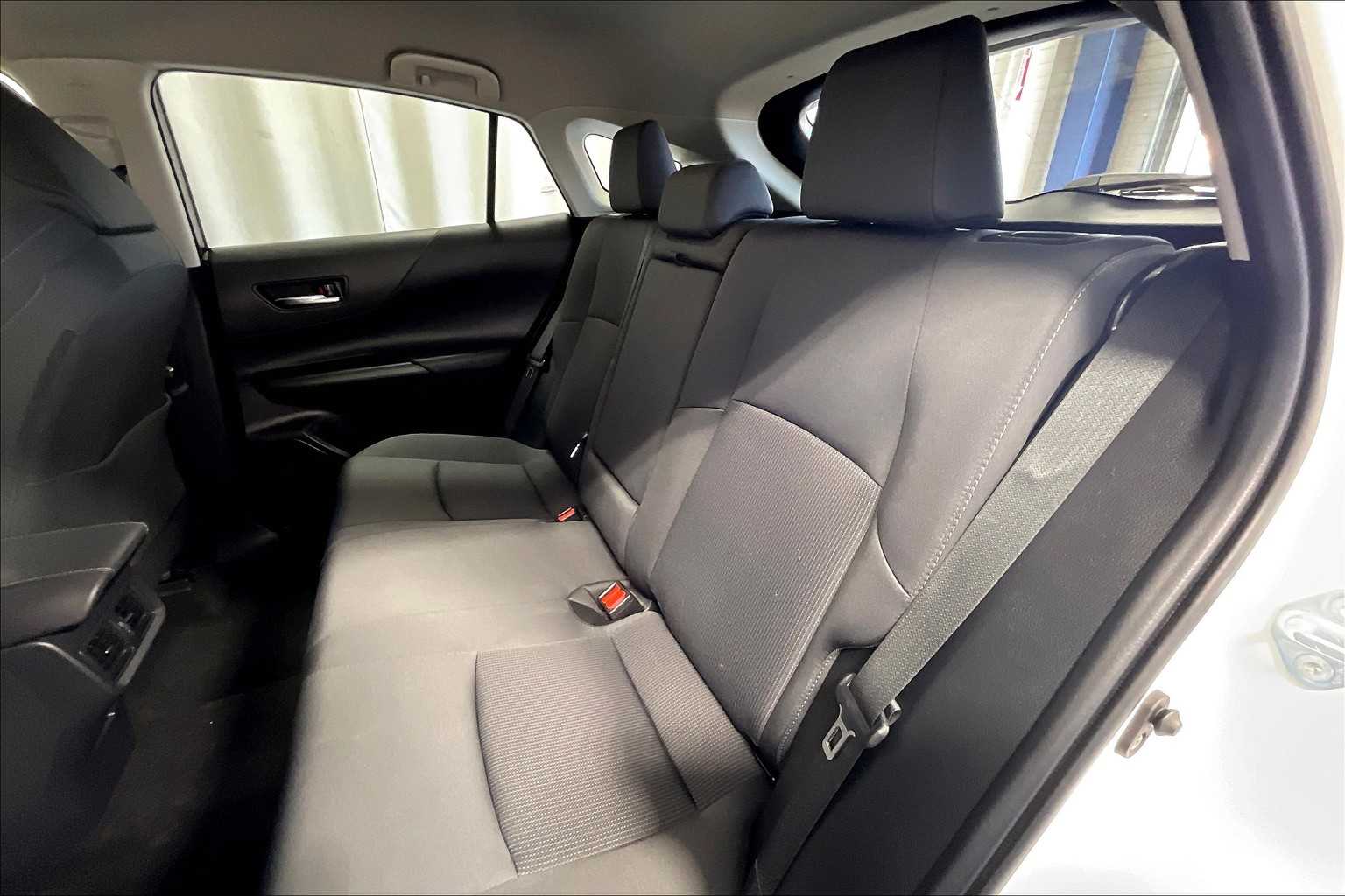 2022 Toyota Venza LE - Photo 15