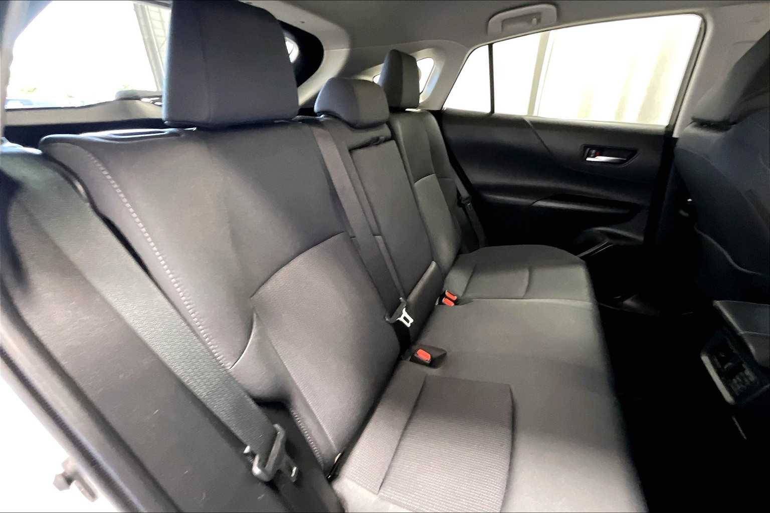 2022 Toyota Venza LE - Photo 16