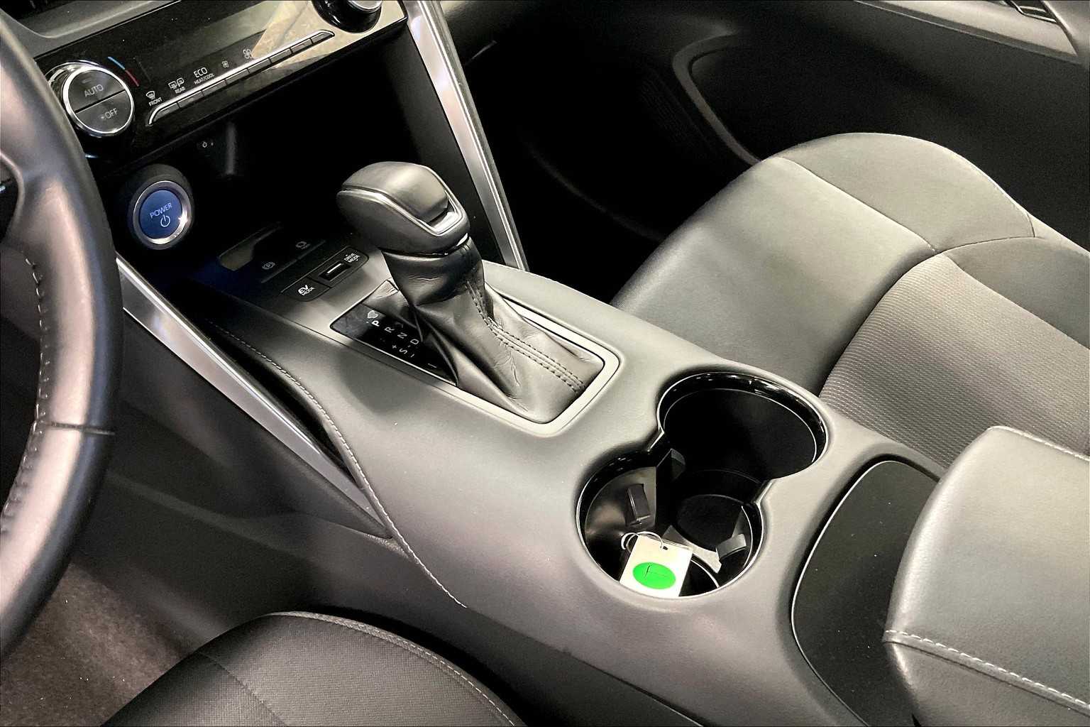 2022 Toyota Venza LE - Photo 20
