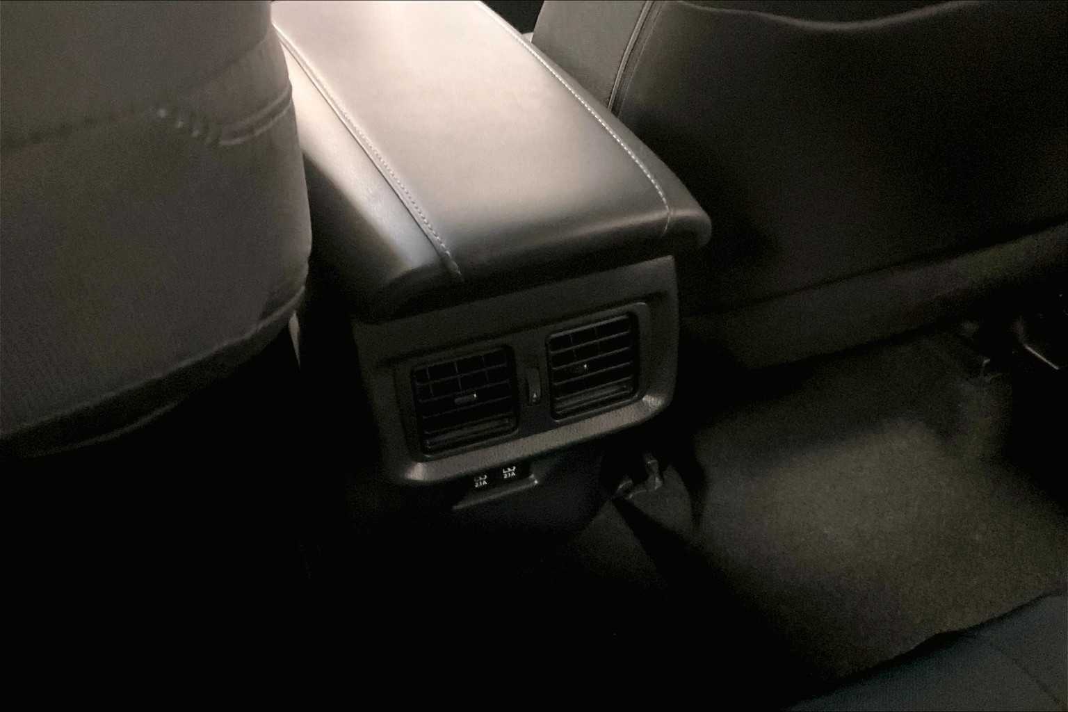 2022 Toyota Venza LE - Photo 27