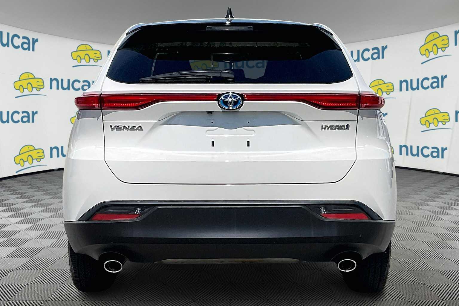 2022 Toyota Venza LE - Photo 5