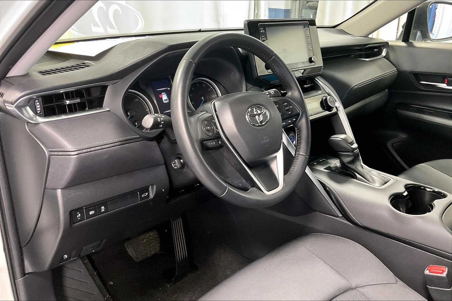 2022 Toyota Venza LE - Photo 8