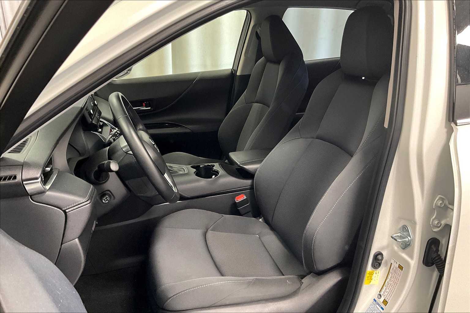 2022 Toyota Venza LE - Photo 10