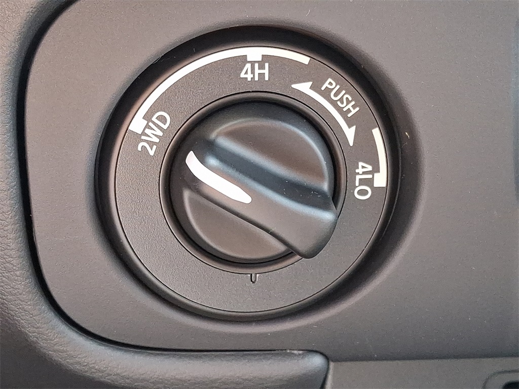 2025 Nissan Frontier PRO-4X - Photo 16