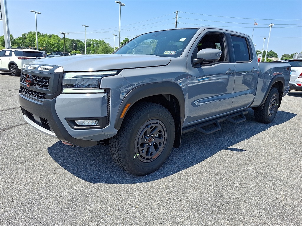 2025 Nissan Frontier PRO-4X - Photo 2