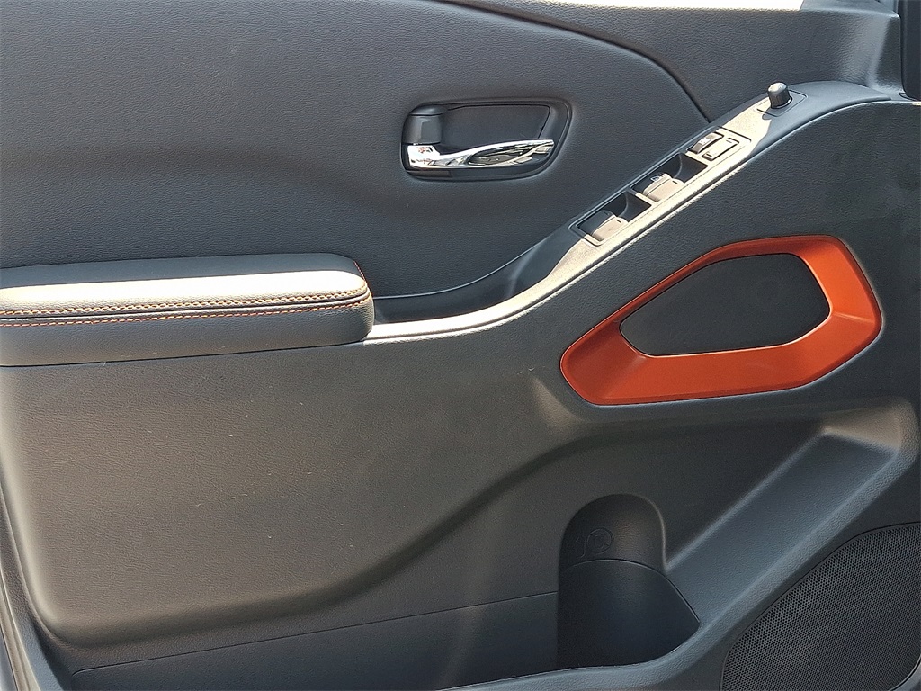 2025 Nissan Frontier PRO-4X - Photo 8