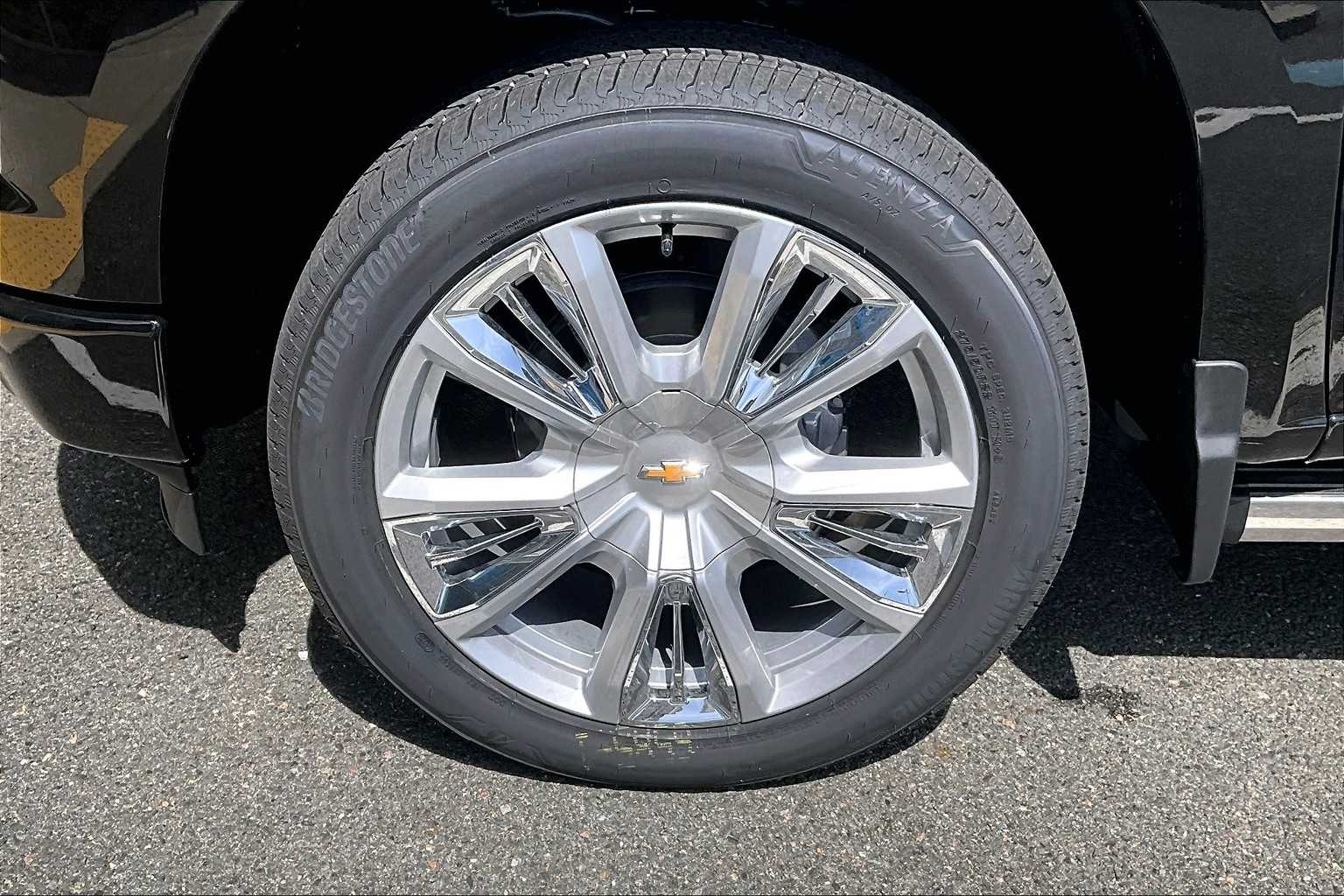 2025 Chevrolet Silverado 1500 High Country - Photo 8