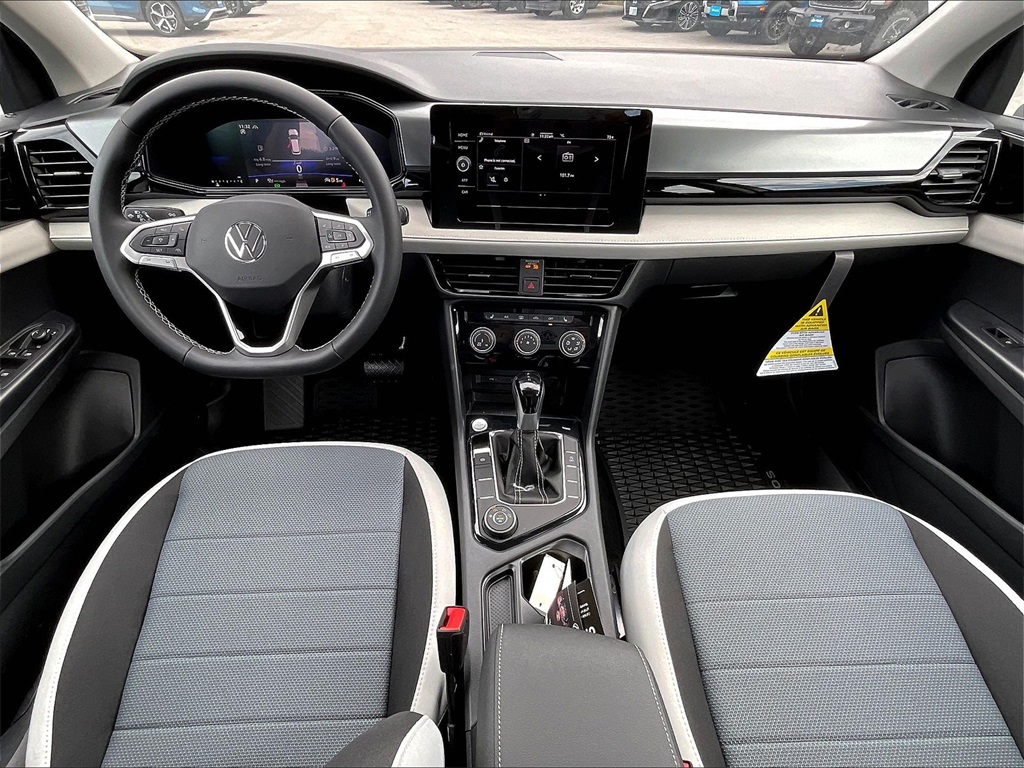 2025 Volkswagen Taos 1.5T S - Photo 12