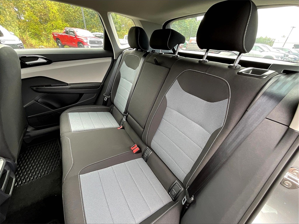 2025 Volkswagen Taos 1.5T S - Photo 15