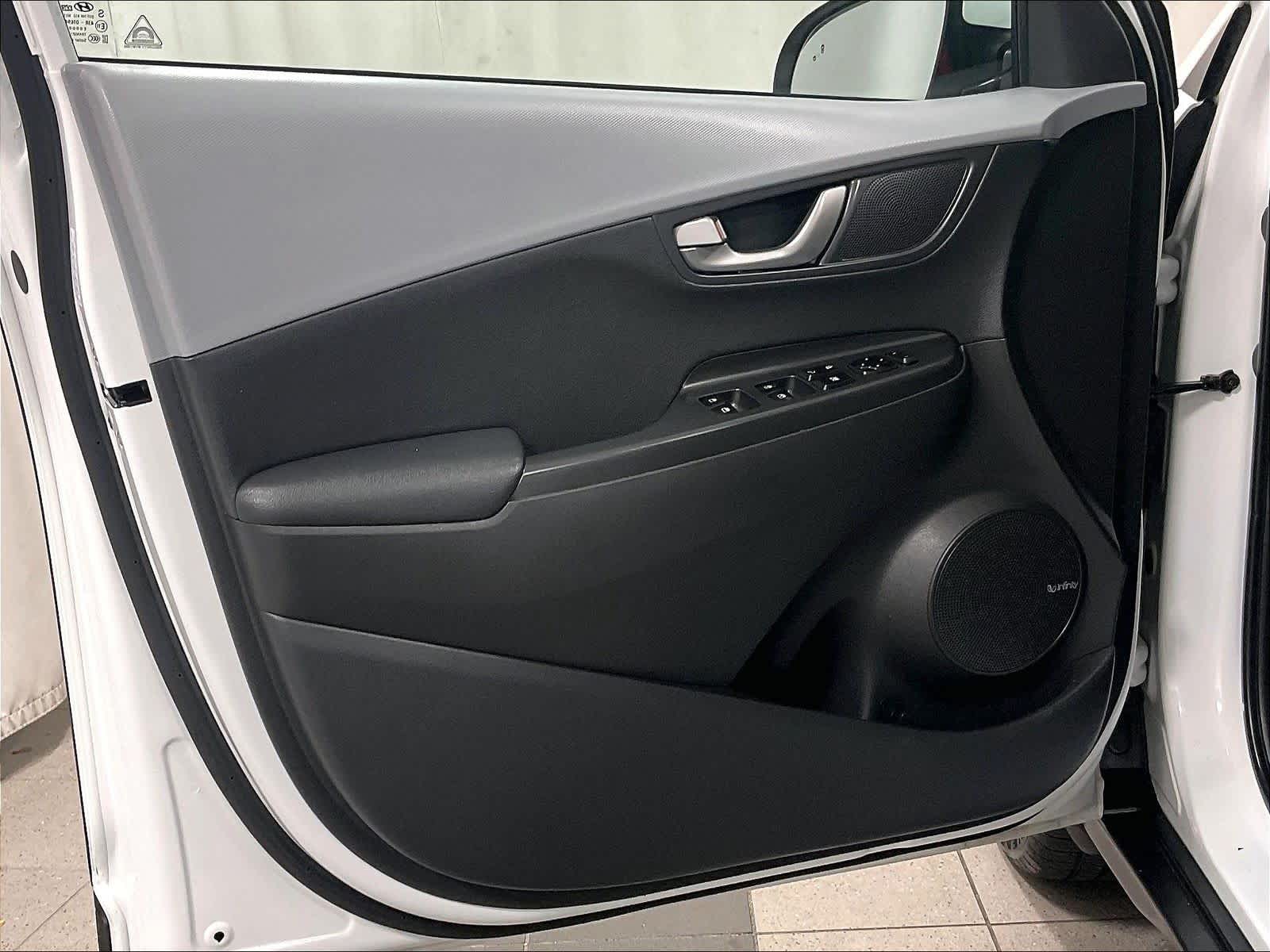 2021 Hyundai Kona Limited - Photo 9