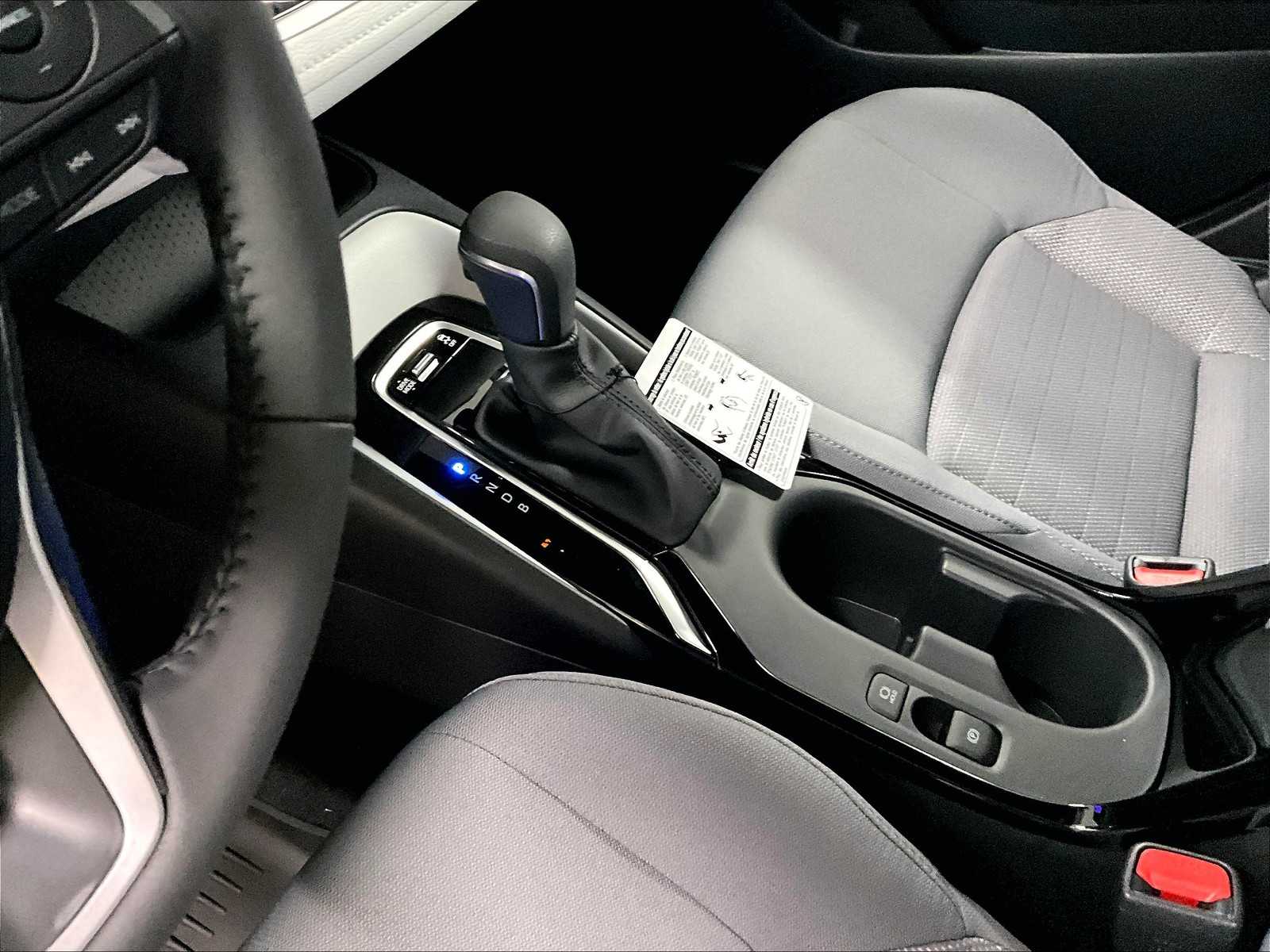 2025 Toyota Corolla SE - Photo 14