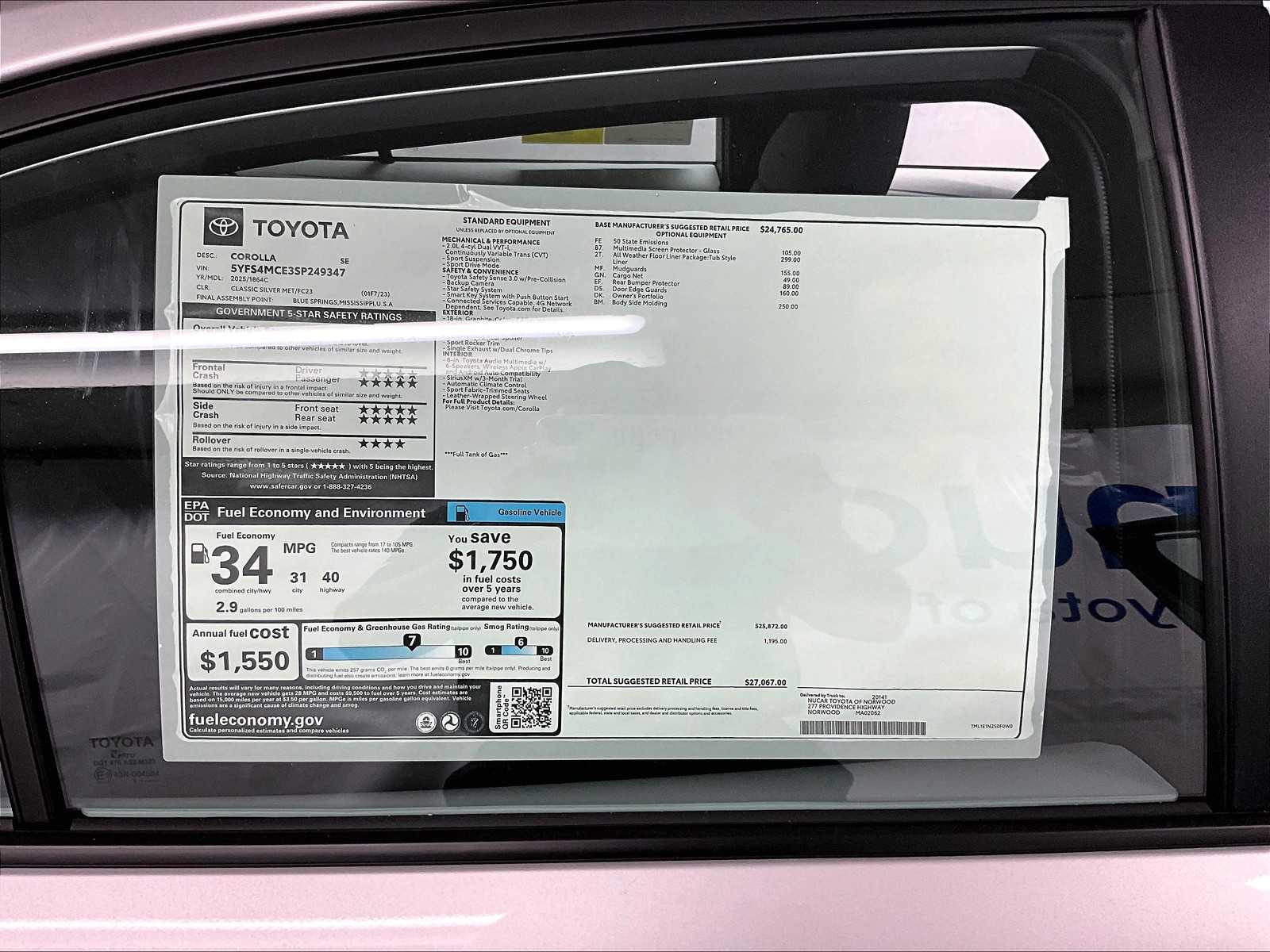 2025 Toyota Corolla SE - Photo 18