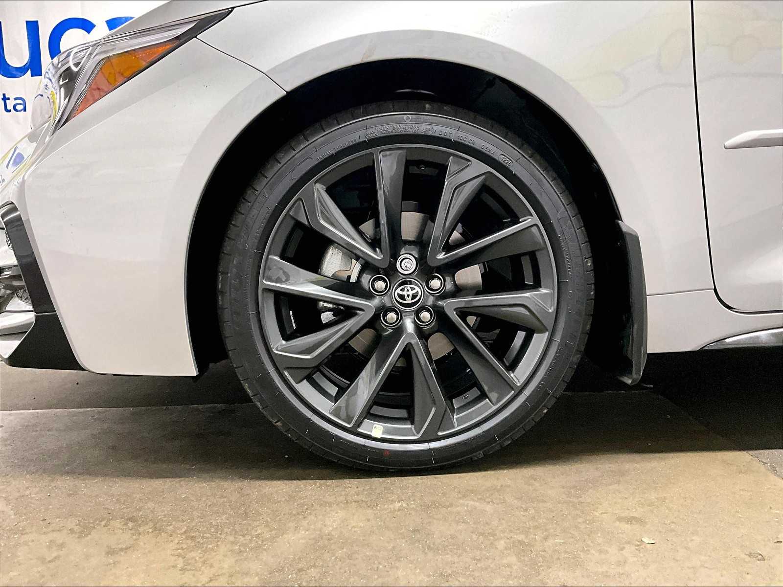 2025 Toyota Corolla SE - Photo 8
