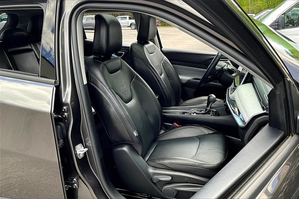2022 Jeep Compass Latitude Lux - Photo 11
