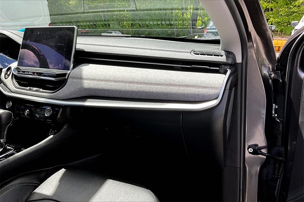 2022 Jeep Compass Latitude Lux - Photo 13