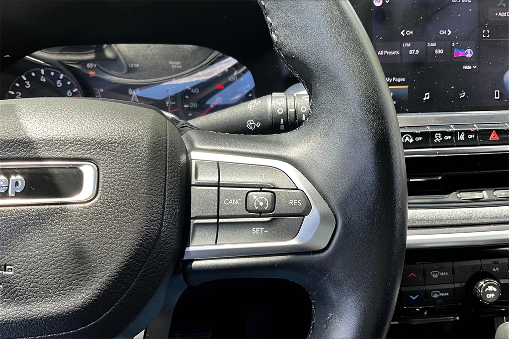 2022 Jeep Compass Latitude Lux - Photo 24