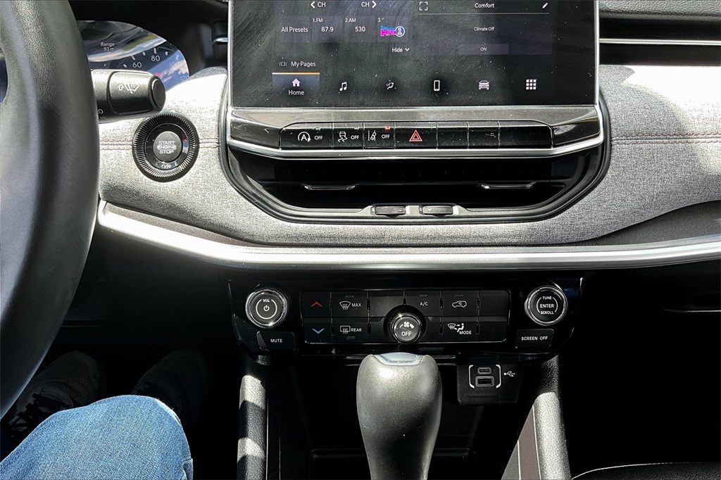 2022 Jeep Compass Latitude Lux - Photo 26