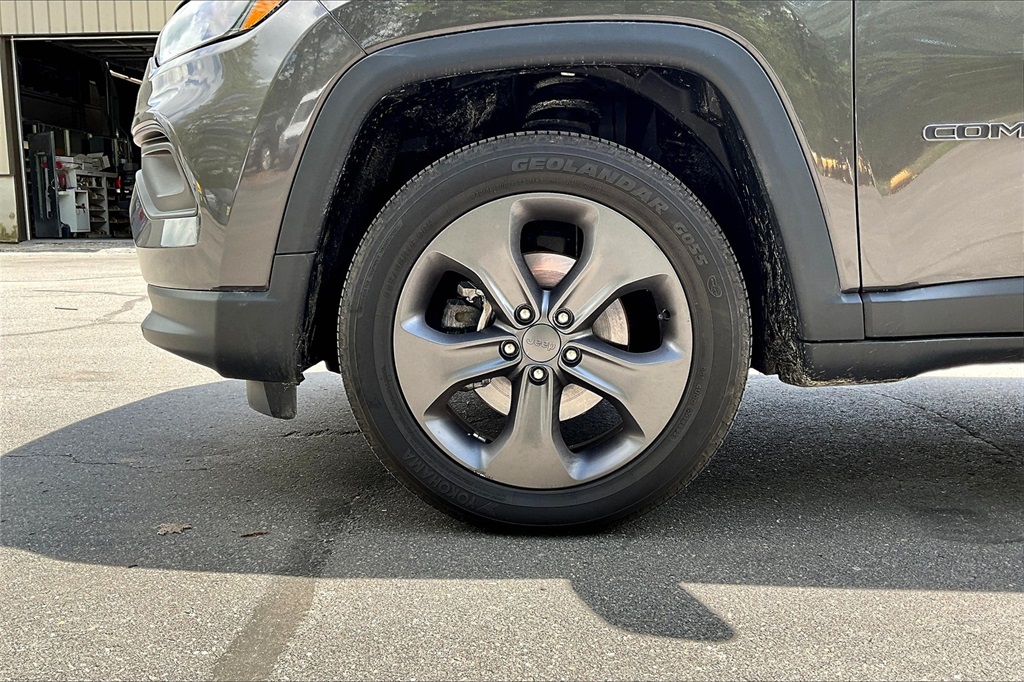 2022 Jeep Compass Latitude Lux - Photo 4