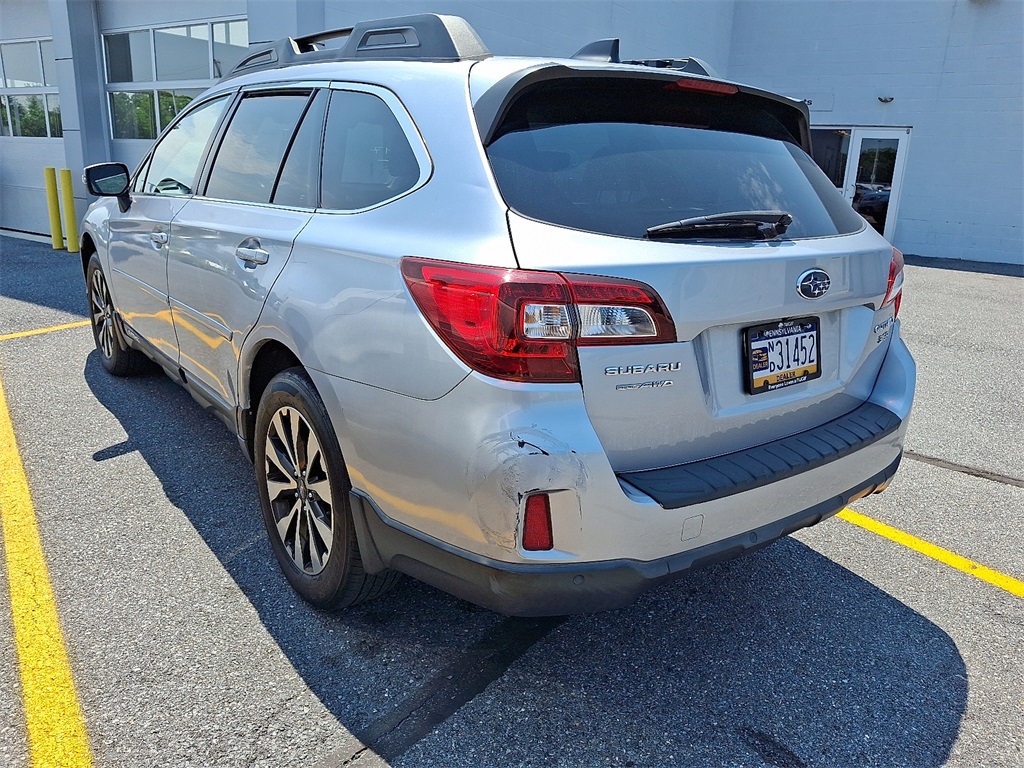 2017 Subaru Outback 3.6R - Photo 4