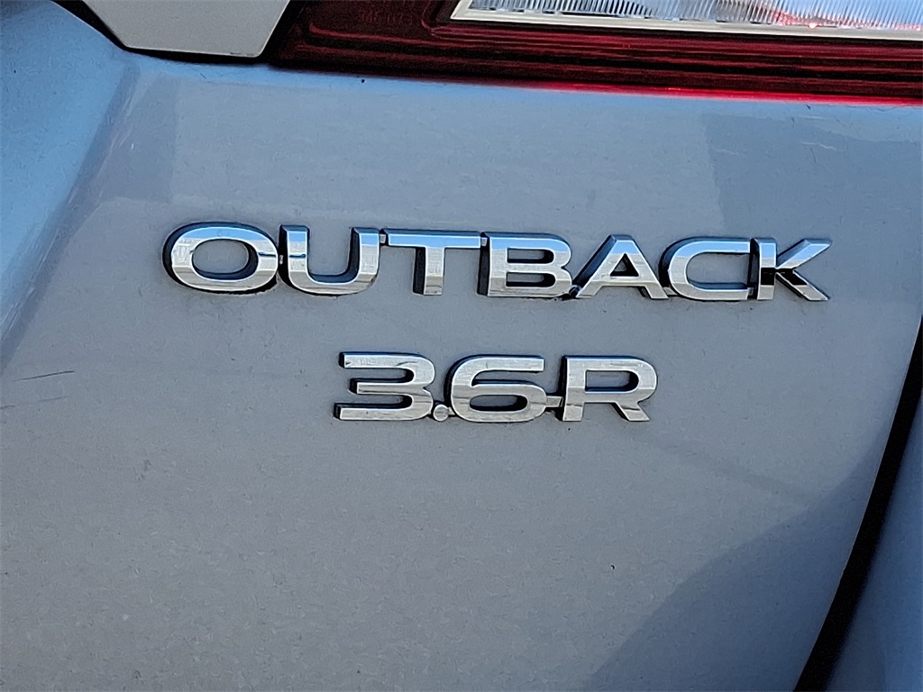 2017 Subaru Outback 3.6R - Photo 10