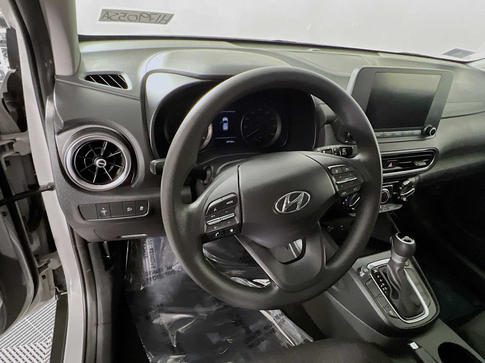 2023 Hyundai Kona SEL - Photo 11