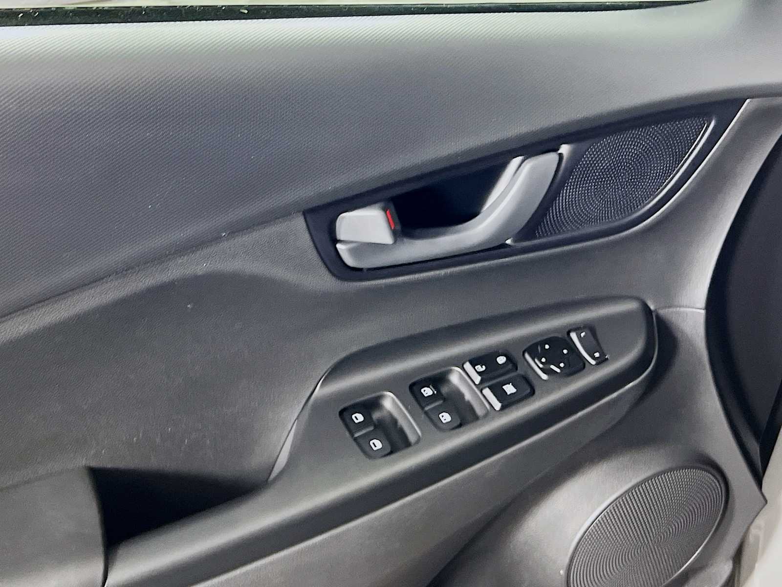 2023 Hyundai Kona SEL - Photo 17
