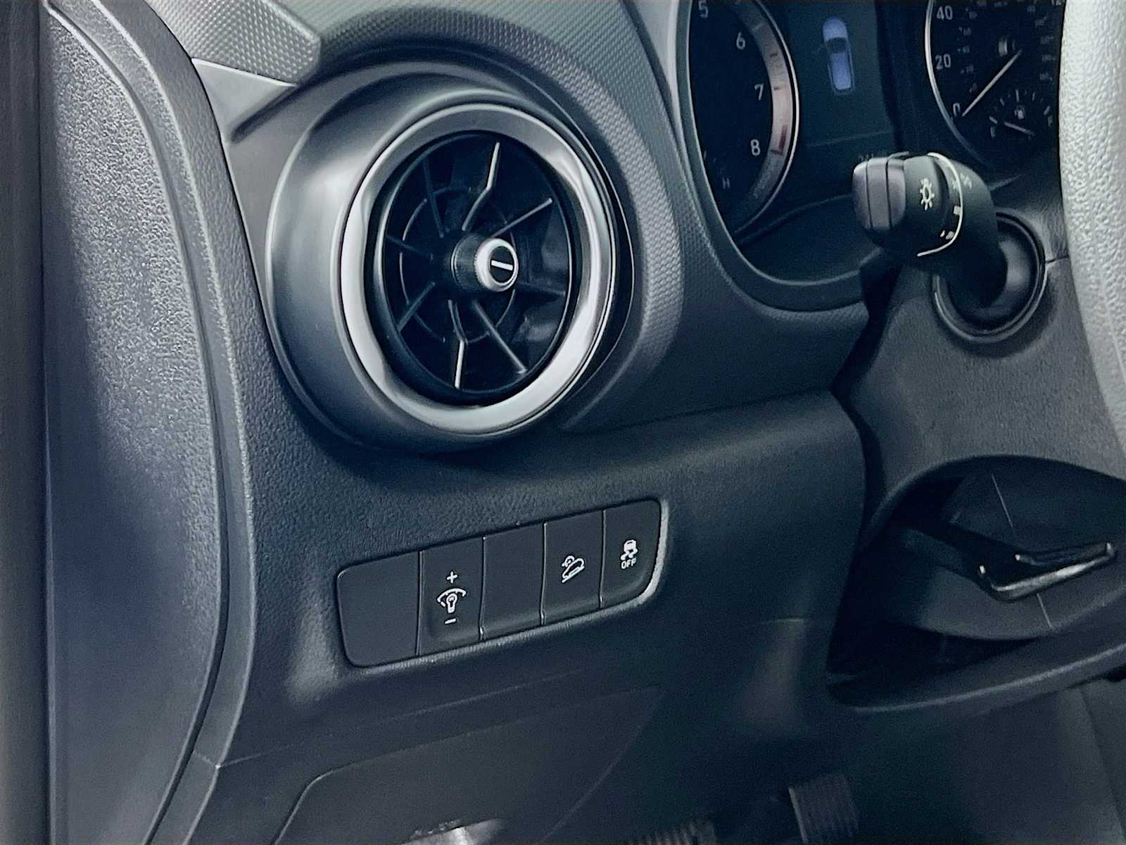 2023 Hyundai Kona SEL - Photo 10