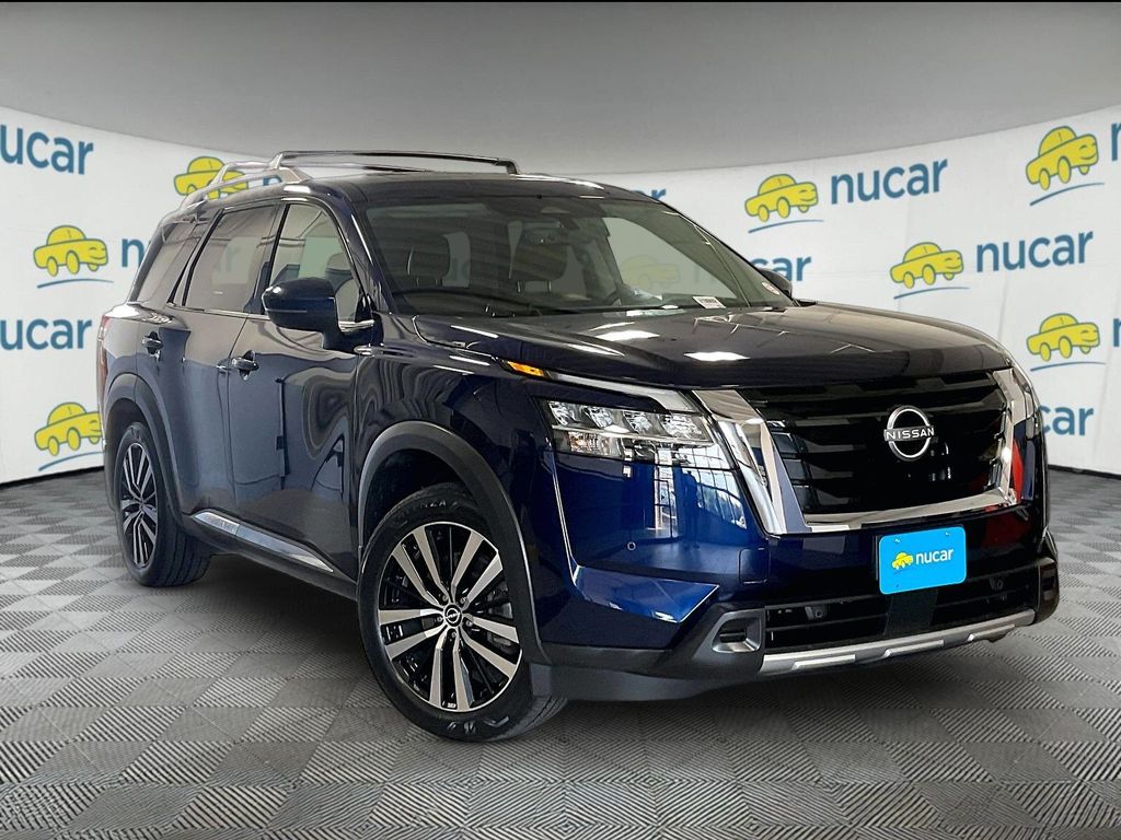 2023 Nissan Pathfinder Platinum