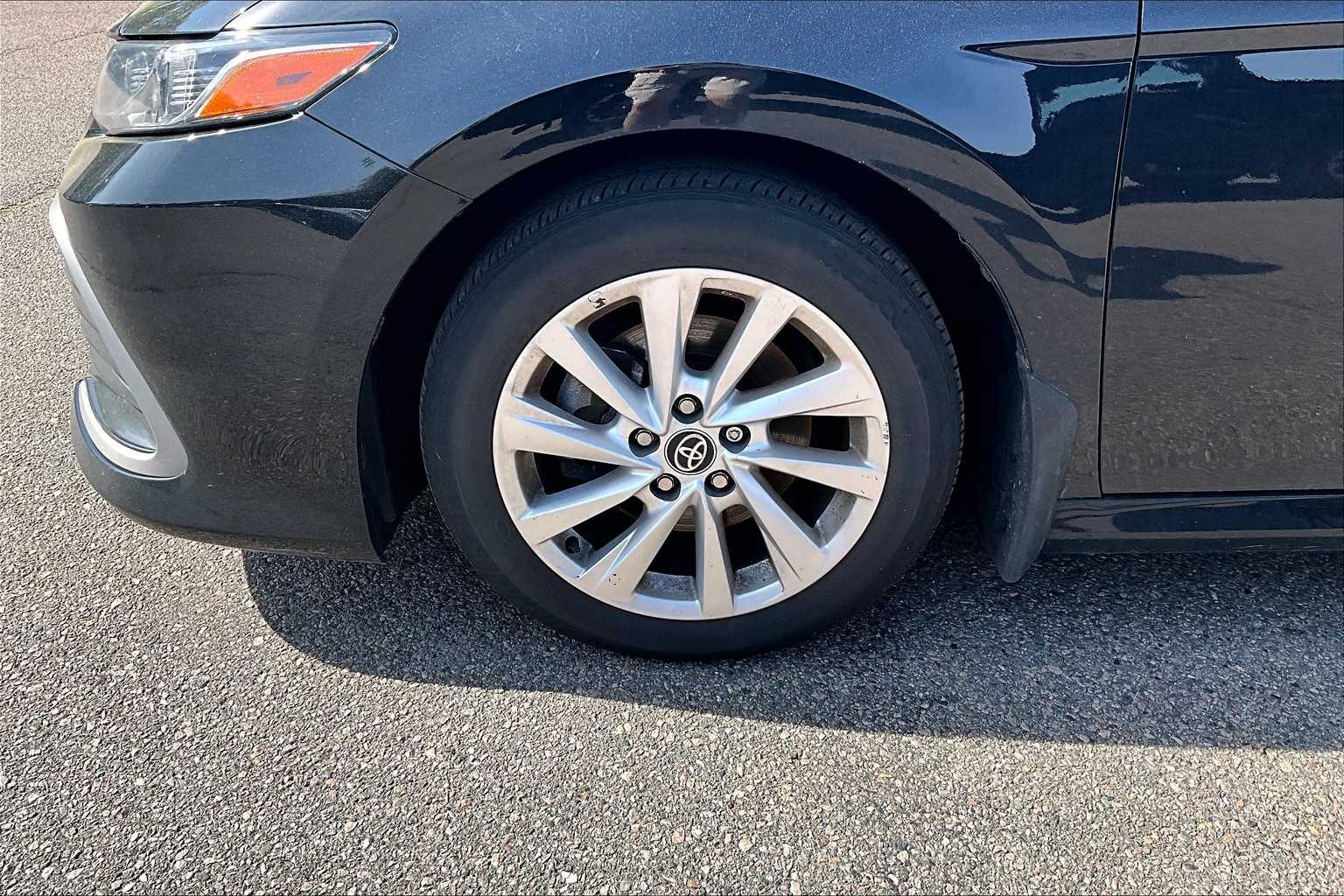 2023 Toyota Camry LE - Photo 4