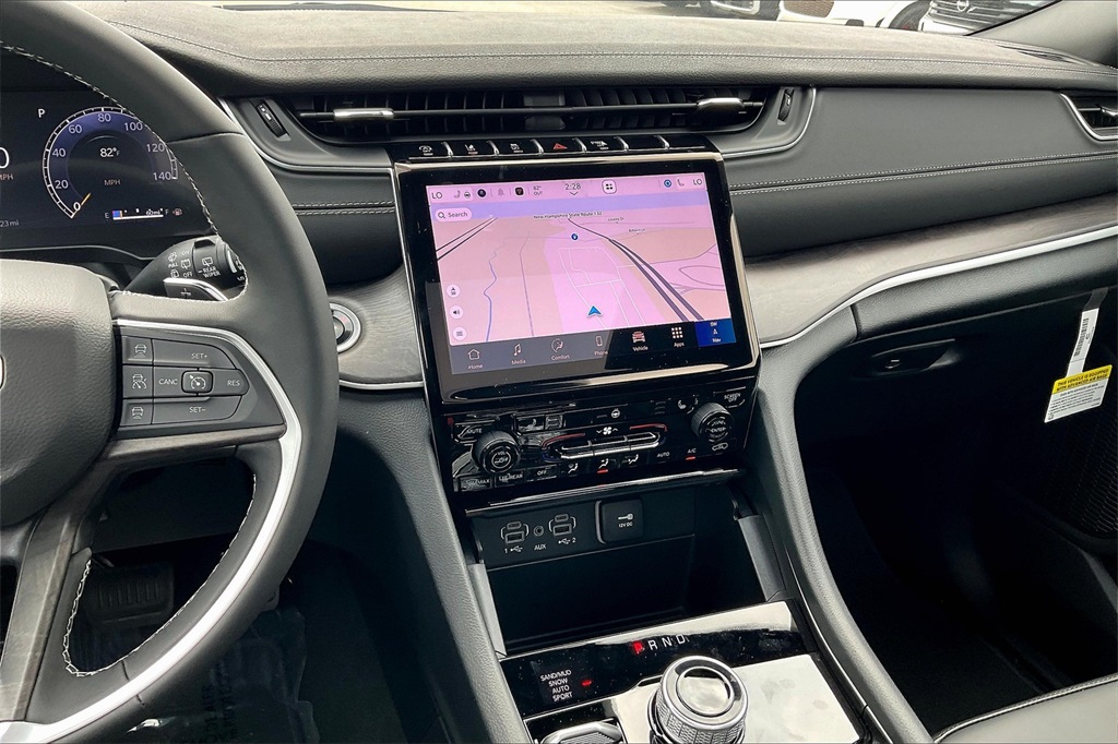 2025 Jeep Grand Cherokee Limited - Photo 13