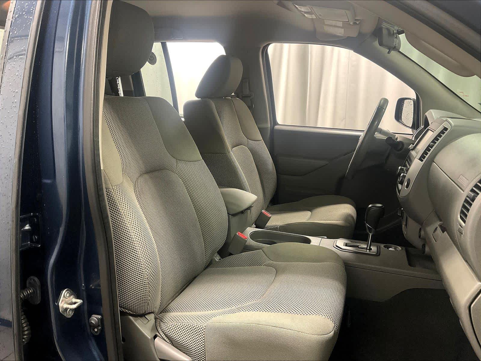 2020 Nissan Frontier SV - Photo 11