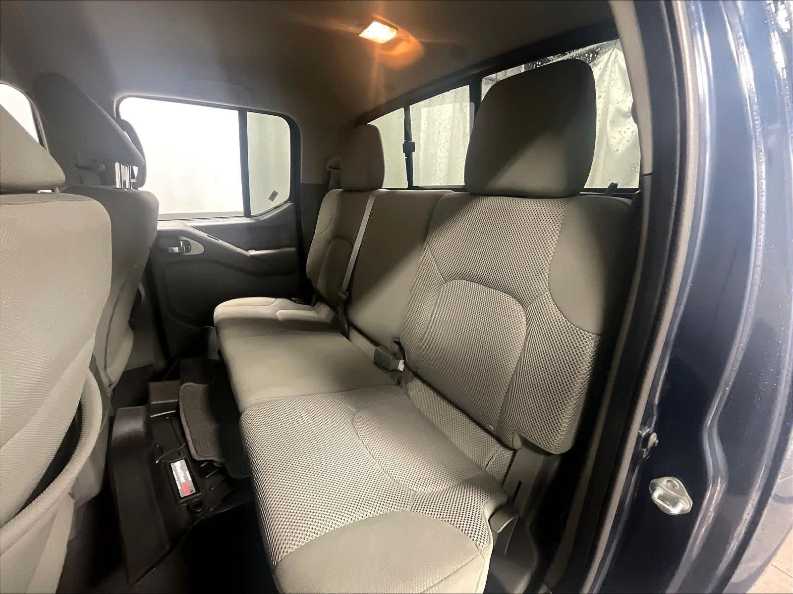 2020 Nissan Frontier SV - Photo 15