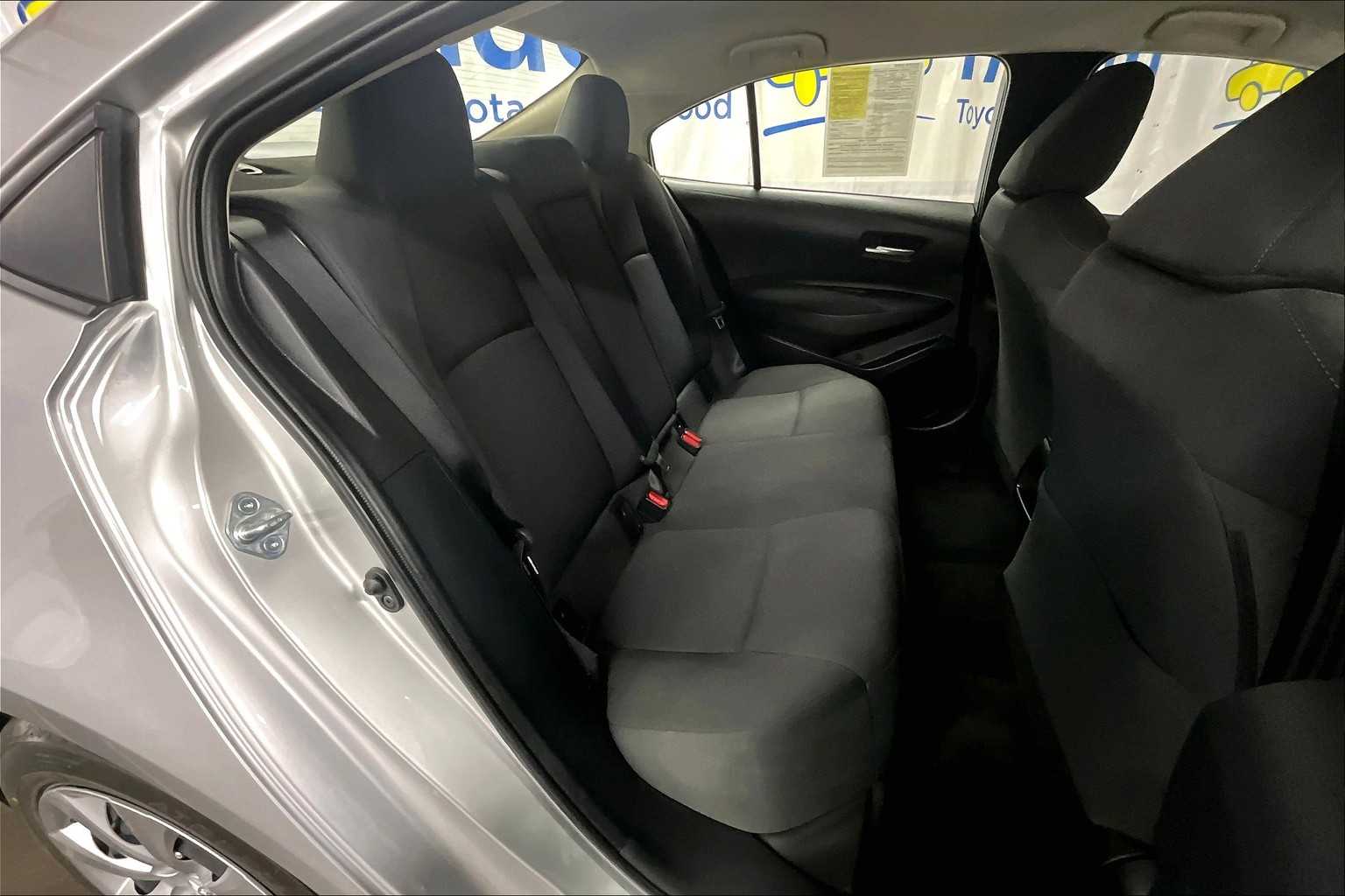 2021 Toyota Corolla LE - Photo 16