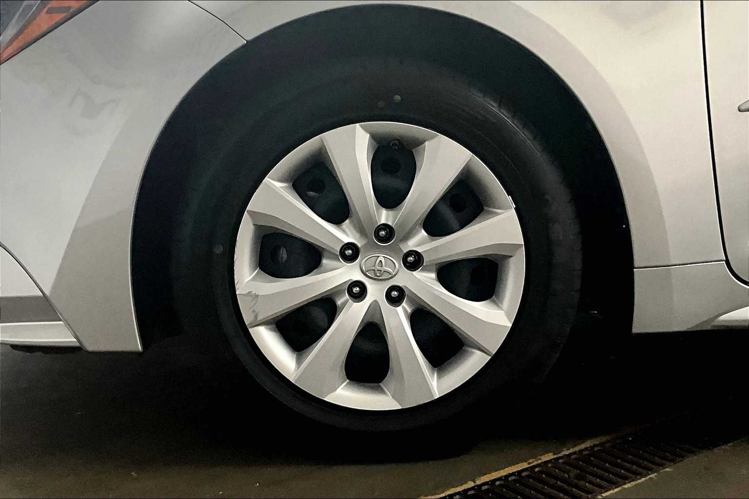 2021 Toyota Corolla LE - Photo 7