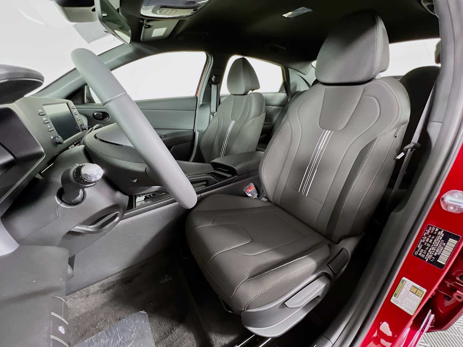 2025 Hyundai Elantra SEL Sport - Photo 12