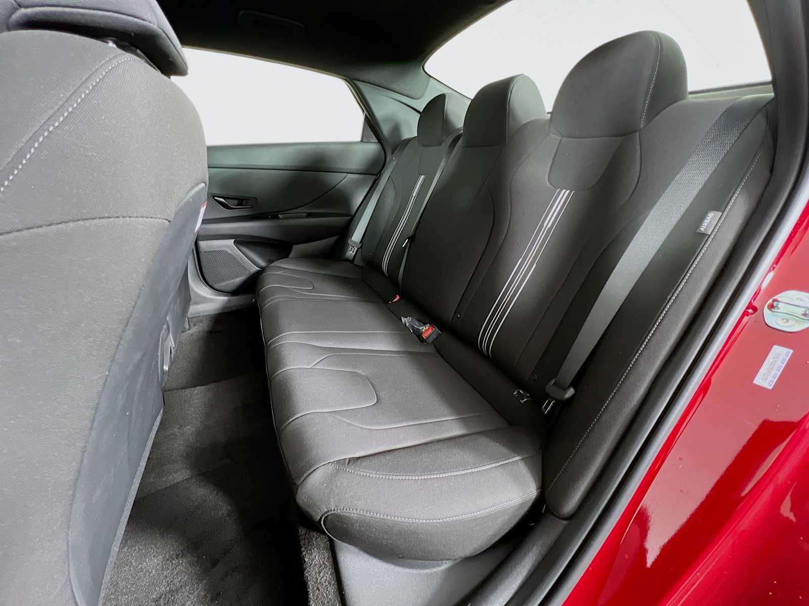 2025 Hyundai Elantra SEL Sport - Photo 13