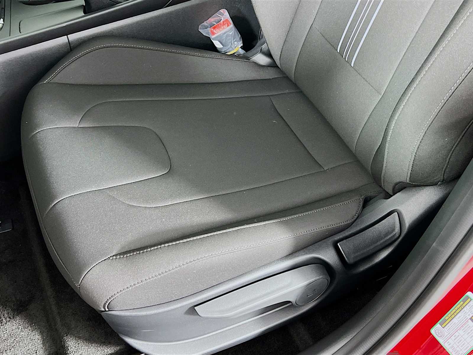 2025 Hyundai Elantra SEL Sport - Photo 16