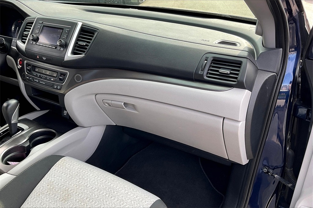 2017 Honda Ridgeline RTS - Photo 12