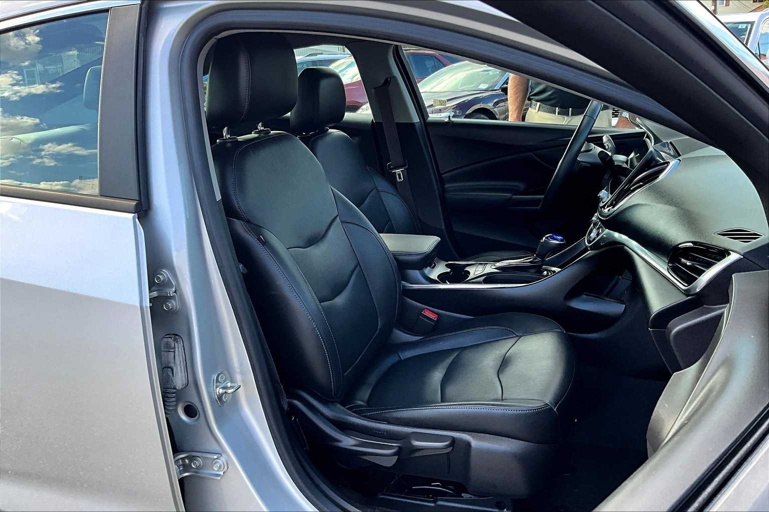 2017 Chevrolet Volt Premier - Photo 11