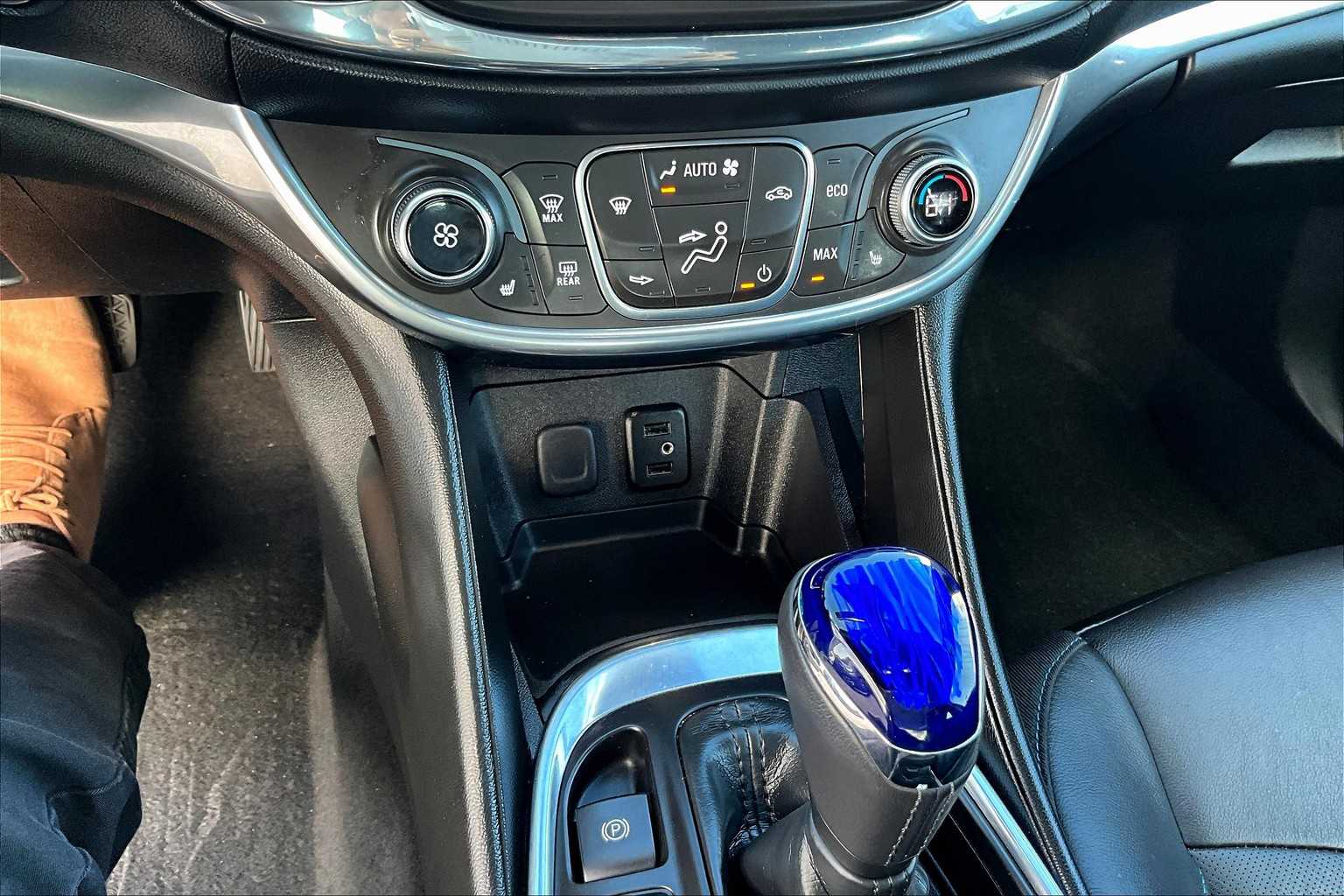 2017 Chevrolet Volt Premier - Photo 26