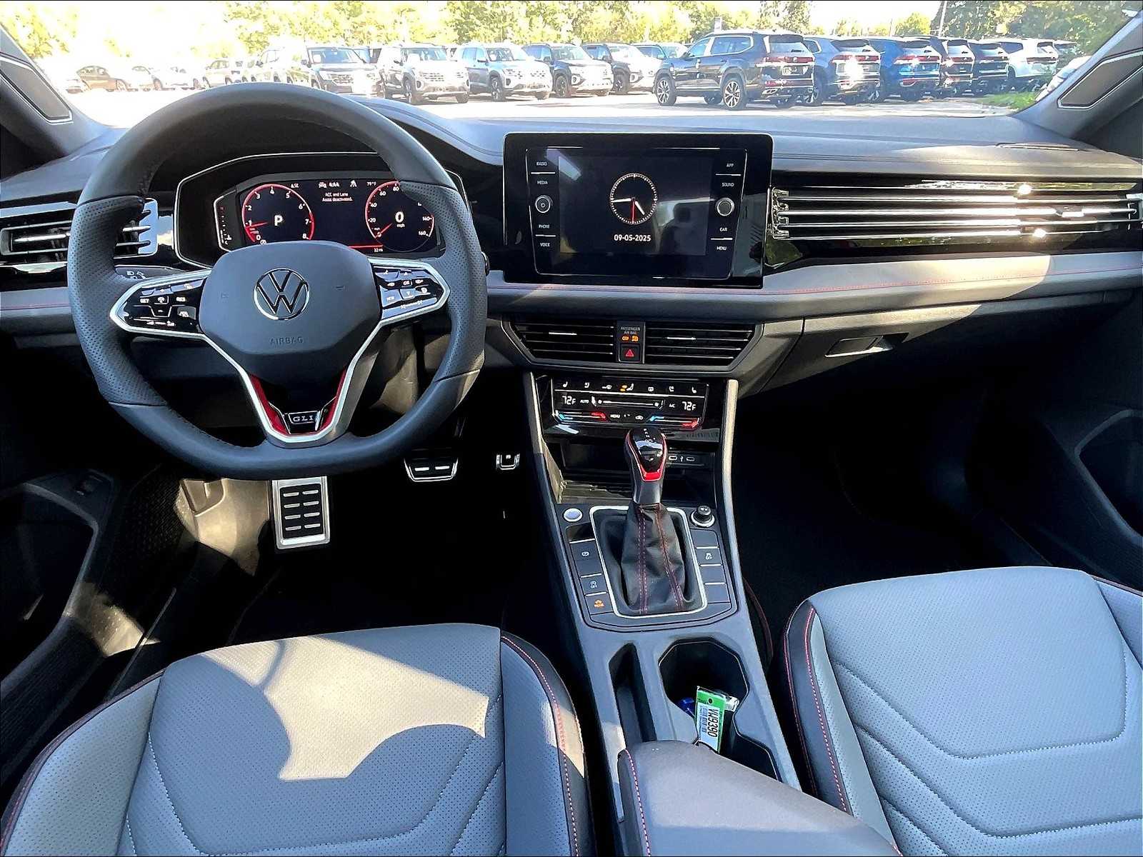 2025 Volkswagen Jetta GLI Autobahn - Photo 12