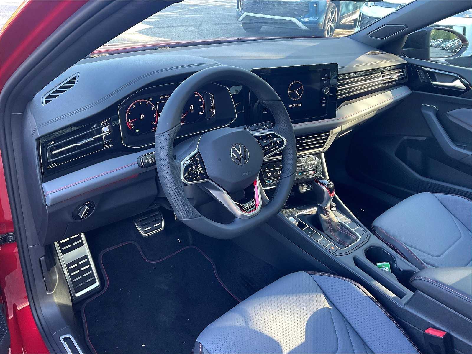 2025 Volkswagen Jetta GLI Autobahn - Photo 9