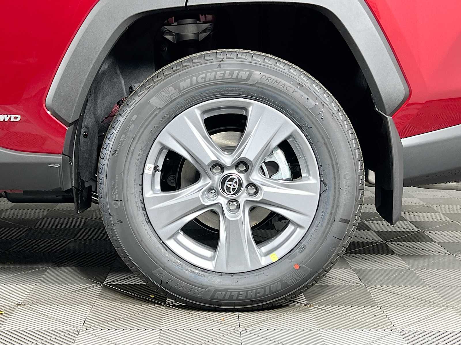 2025 Toyota RAV4 Hybrid XLE - Photo 19