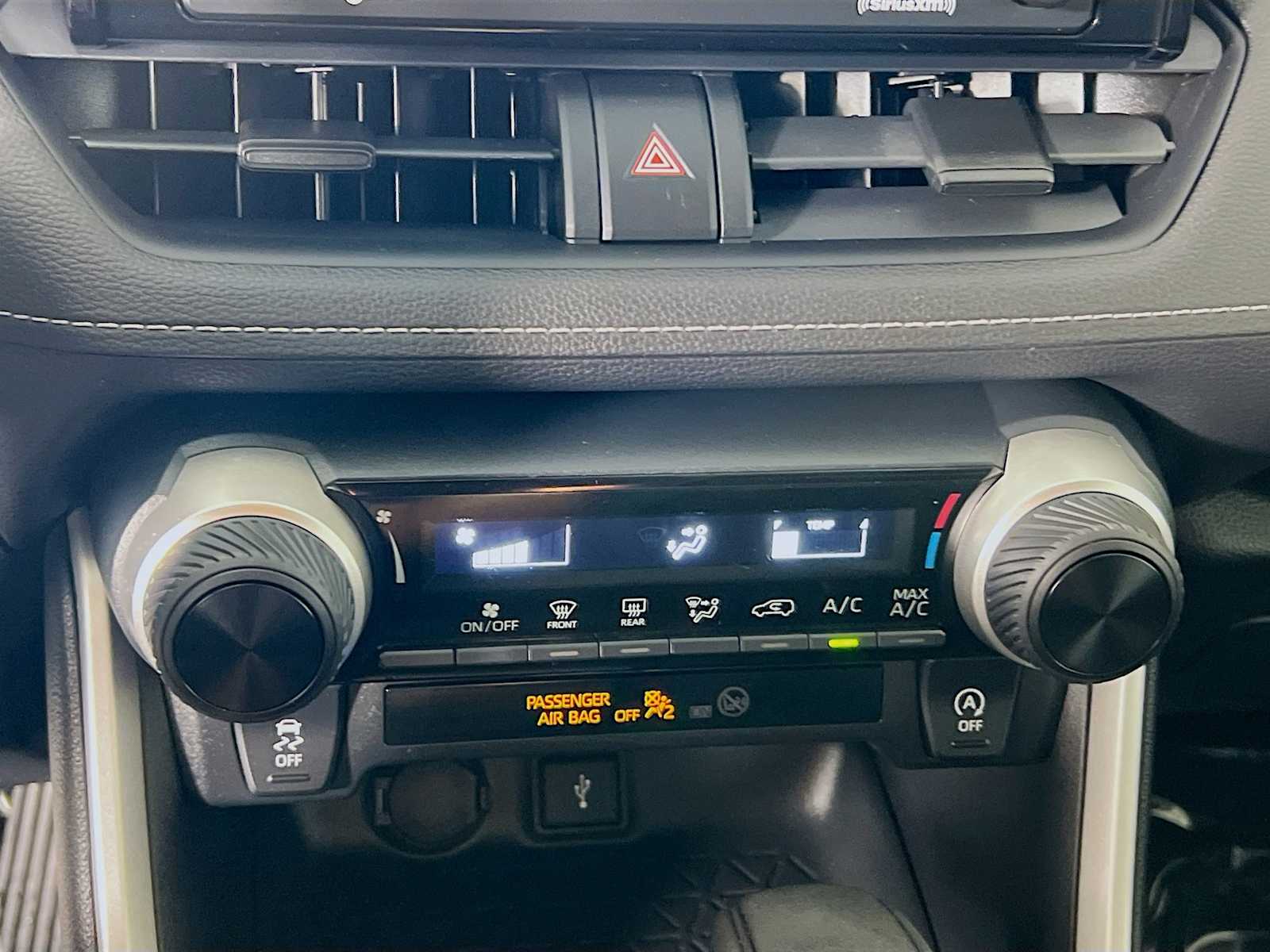 2020 Toyota RAV4 LE - Photo 15