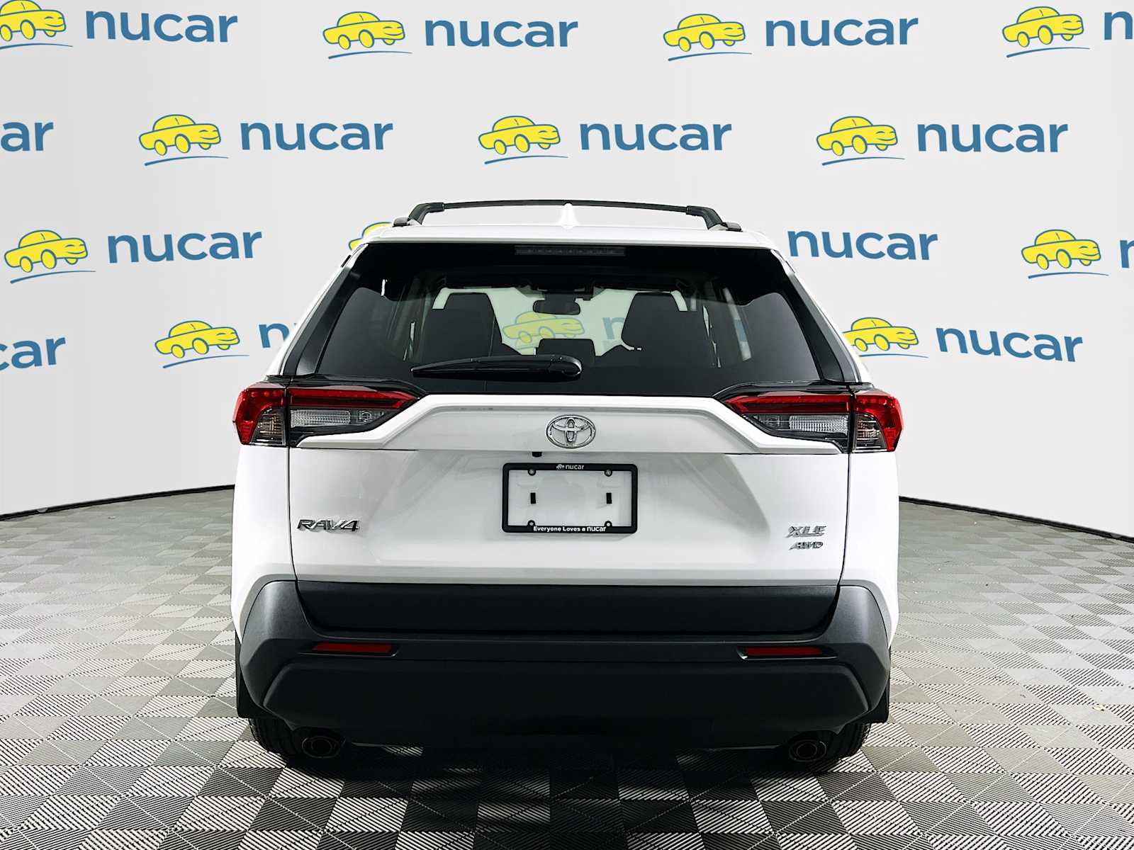 2025 Toyota RAV4 XLE - Photo 5