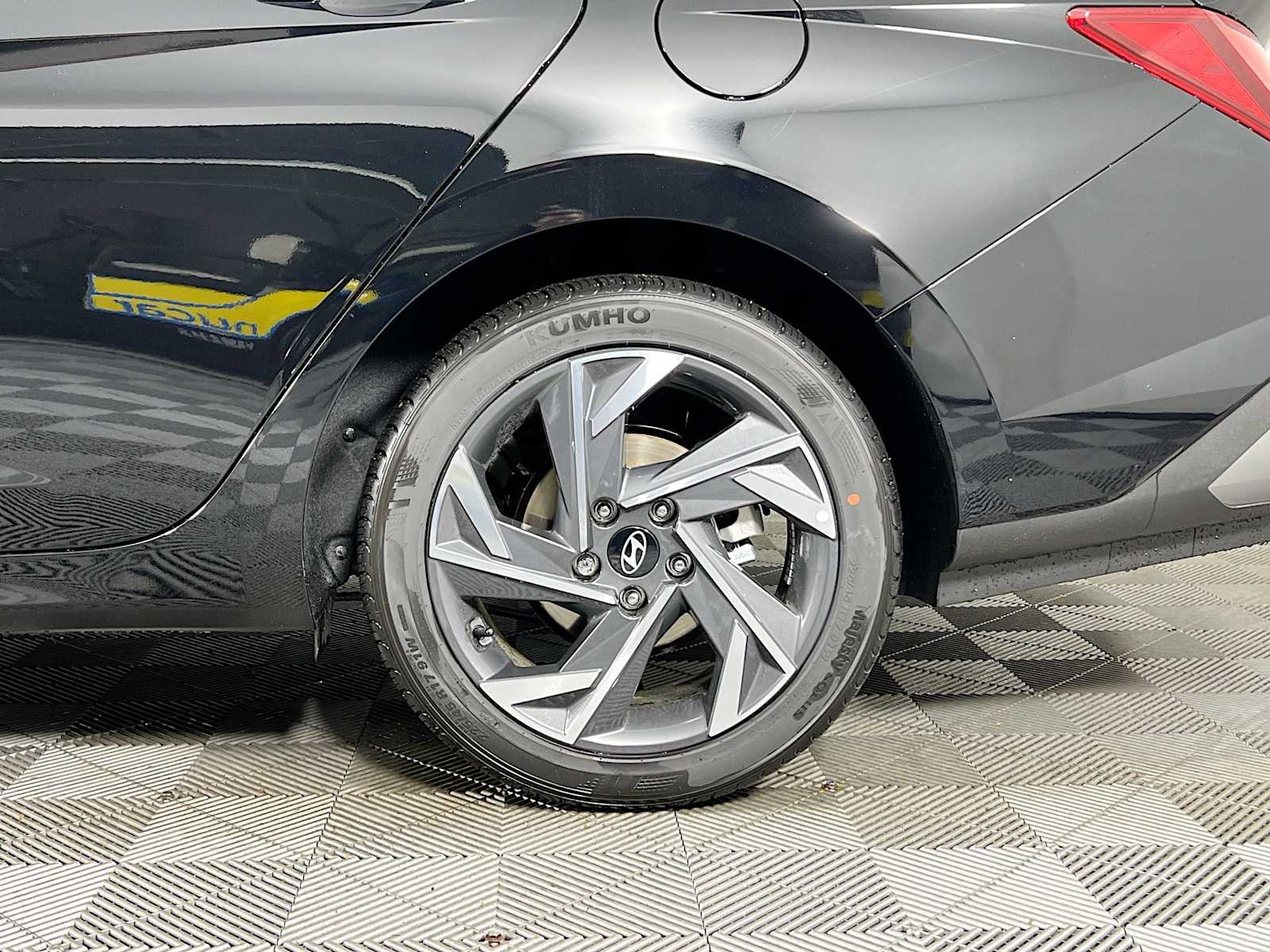 2025 Hyundai Elantra SEL Sport - Photo 18