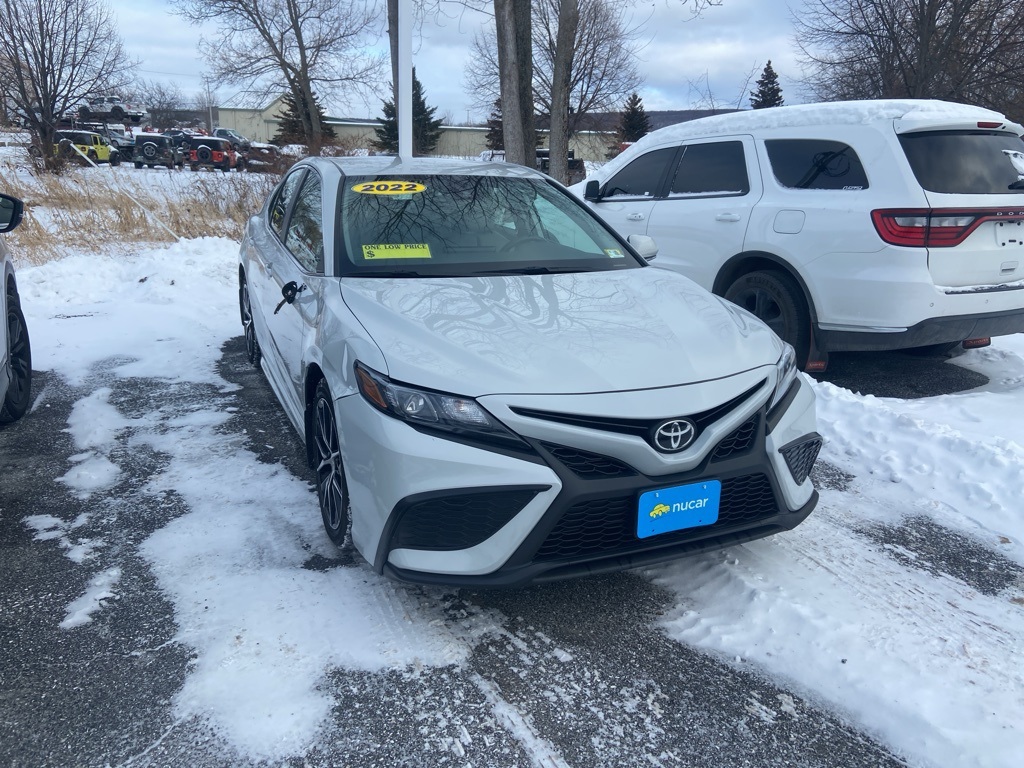 2022 Toyota Camry SE